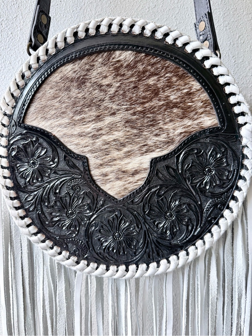 Leather Belles Cowhide Tooled Leather Round Canteen Fringe Festival Western Bag - Picture 3 of 9